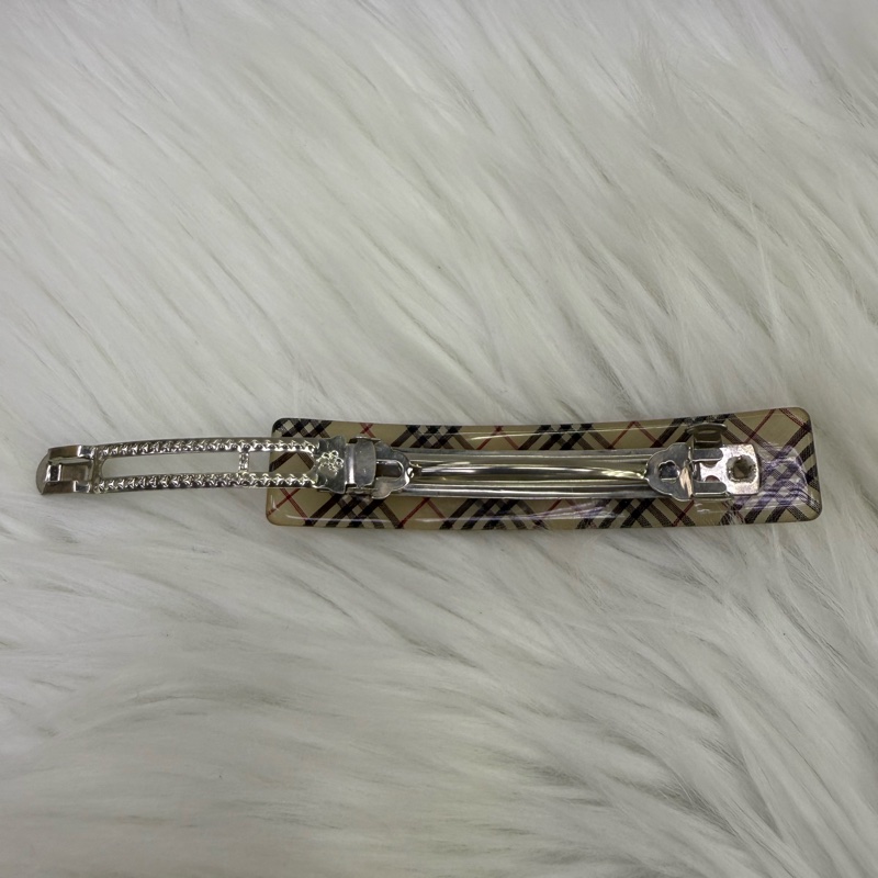 Burberry hair clip-3