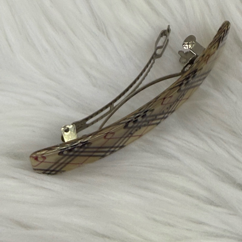 Burberry hair clip-5