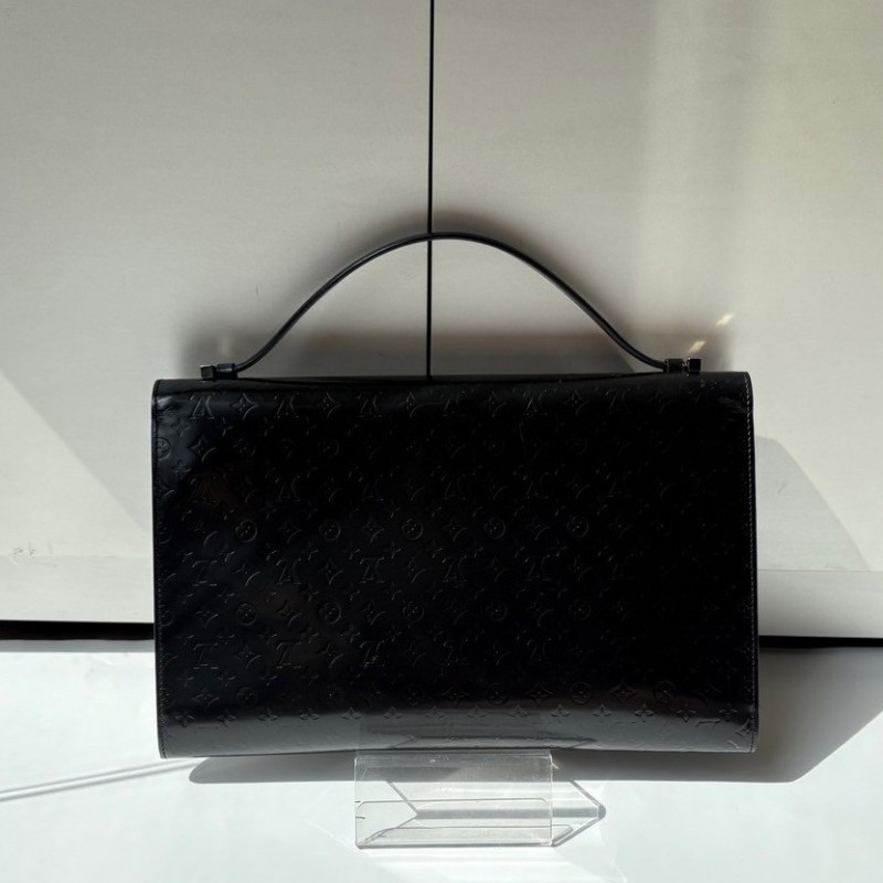 LV 銀釦黑色vernis 下蓋手拿包-1