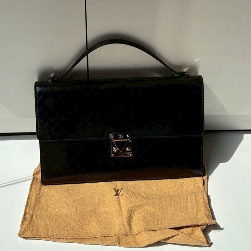 LV 銀釦黑色vernis 下蓋手拿包-4