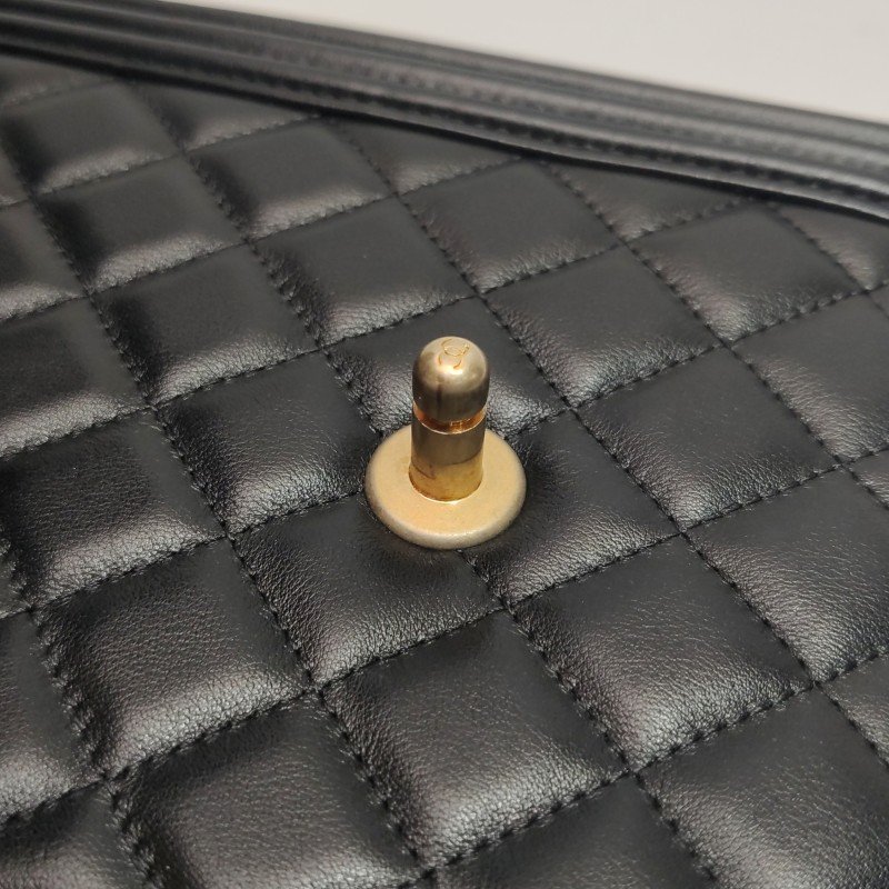 Chanel Leboy 季節限定款 牛皮 菱格 絎縫 方形 雙C 鎖扣 單肩包-12