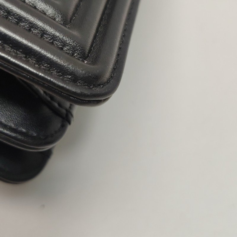 Chanel Leboy 季節限定款 牛皮 菱格 絎縫 方形 雙C 鎖扣 單肩包-17