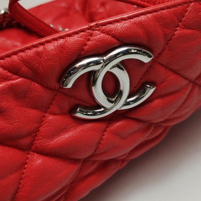 Chanel 羊皮 純色 菱格 絎縫 雙C Logo 單肩包-14