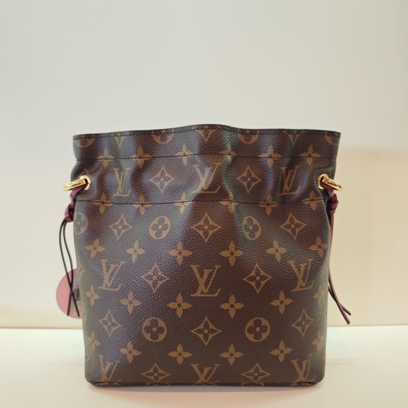 路易威登/LV 經典老花 抽繩福袋包 紅色內裡手提斜背包 後配可拆卸肩帶-0