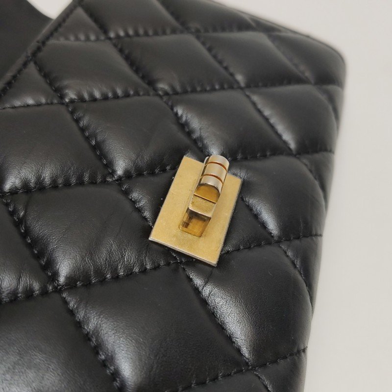 Chanel 2.55 Bag 牛皮 純色 菱格 矩形旋扣 錢包-11