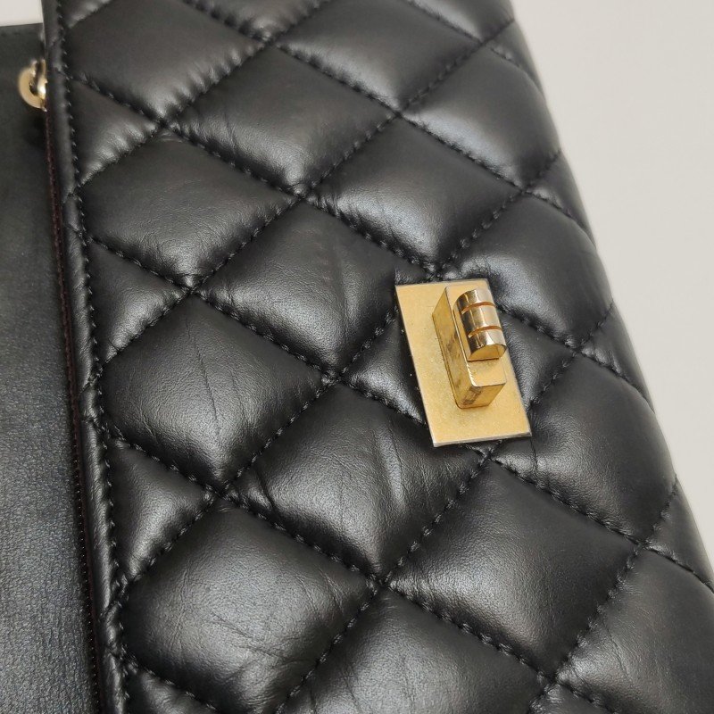 Chanel 2.55 Bag 牛皮 純色 菱格 矩形旋扣 錢包-19