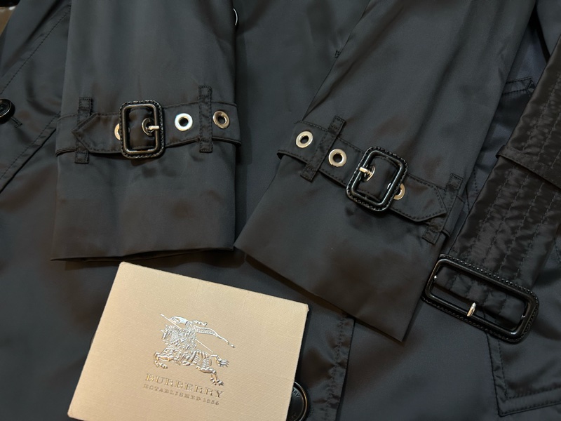BURBERRY英國黑色輕盈風衣UK4-4