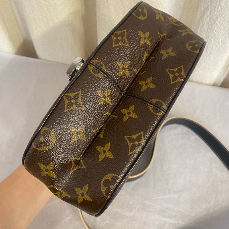 Louis Vuitton路易威登 秀款Chain It 鎖頭包黑PM 中號-6