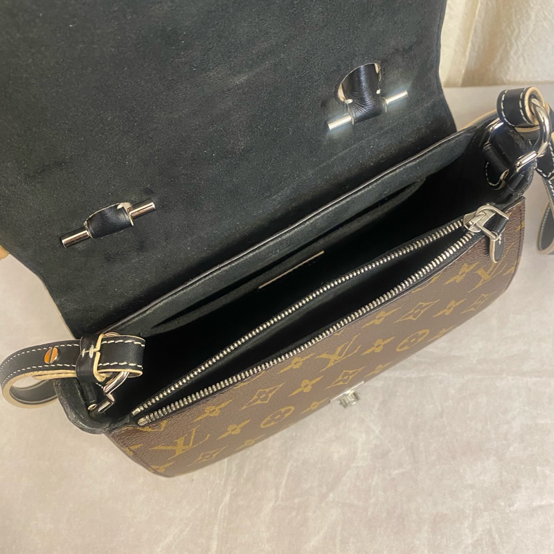 Louis Vuitton路易威登 秀款Chain It 鎖頭包黑PM 中號-8