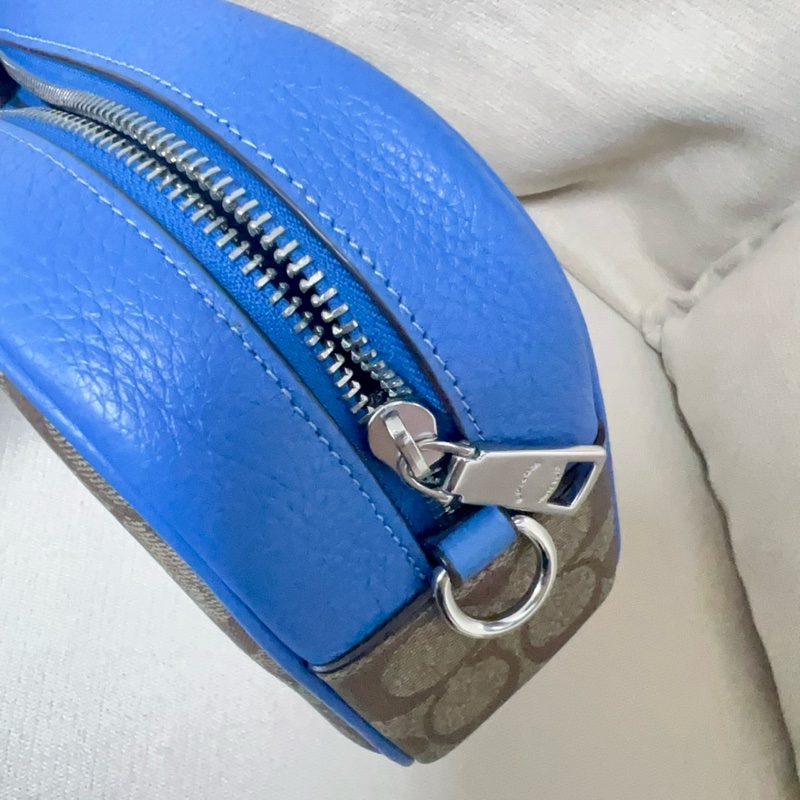 全新 COACH Jamie  寬背帶相機包-卡其藍 CJ582-3