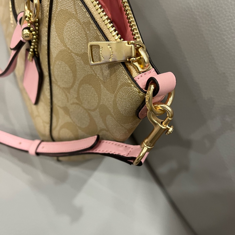 全新coach側背水餃包， F79998-5