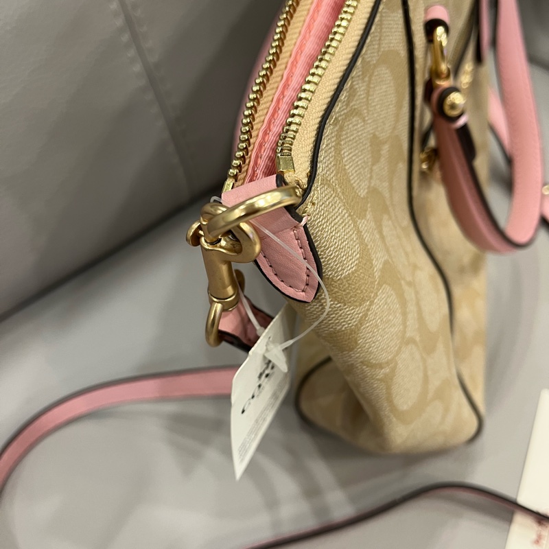 全新coach側背水餃包， F79998-14