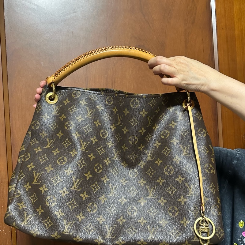Louis Vuitton artsy bag-5