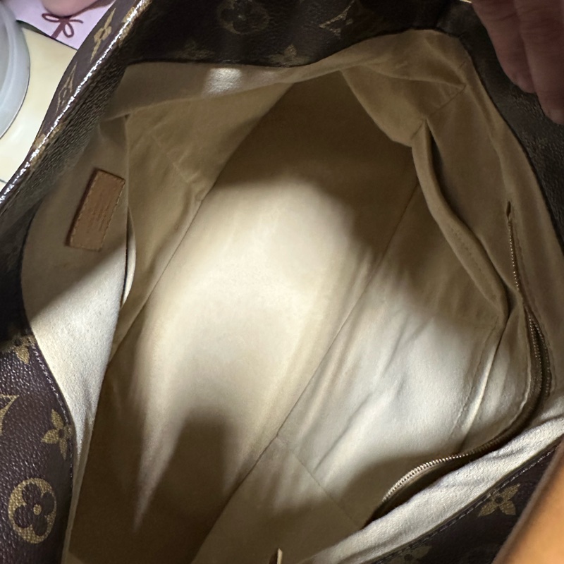 Louis Vuitton artsy bag-8