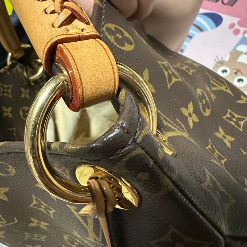 Louis Vuitton artsy bag-10