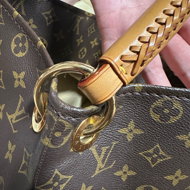 Louis Vuitton artsy bag-11