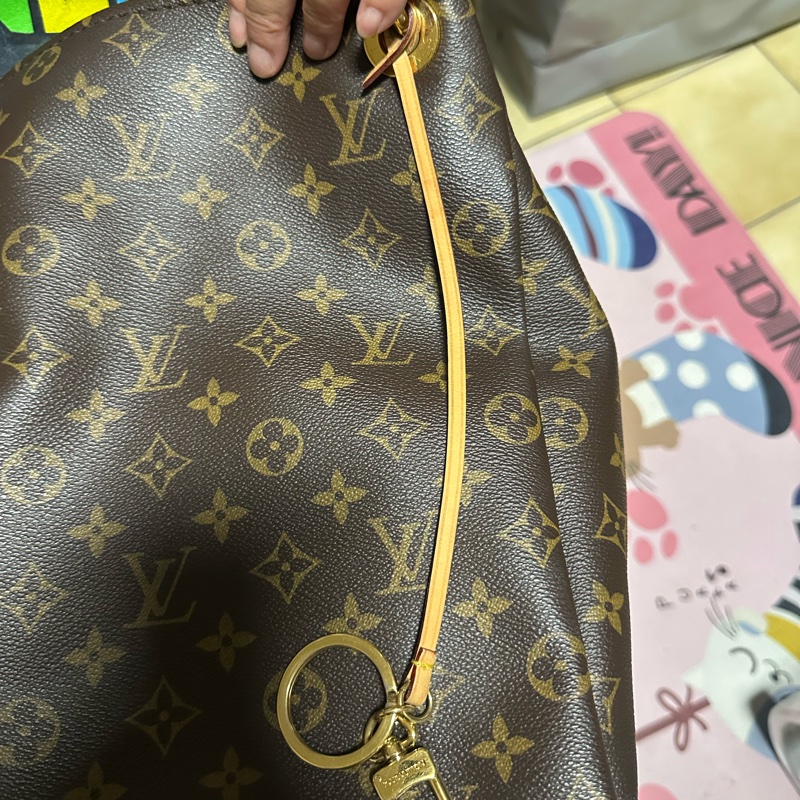 Louis Vuitton artsy bag-12