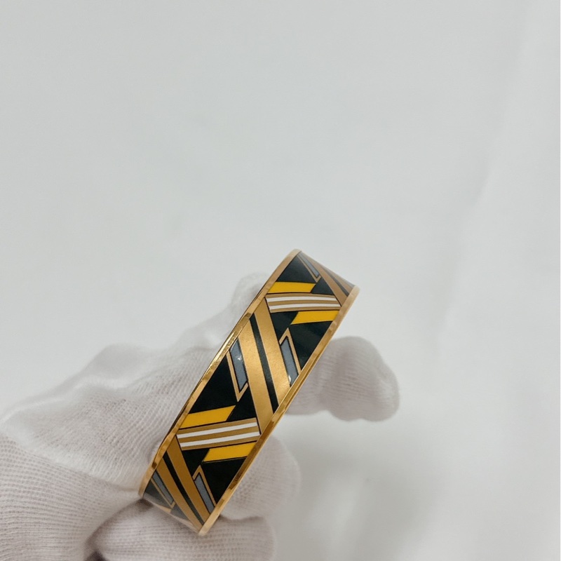 莉亞精品♡ Hermes 金邊黑底V字排列手環 9新美品-3