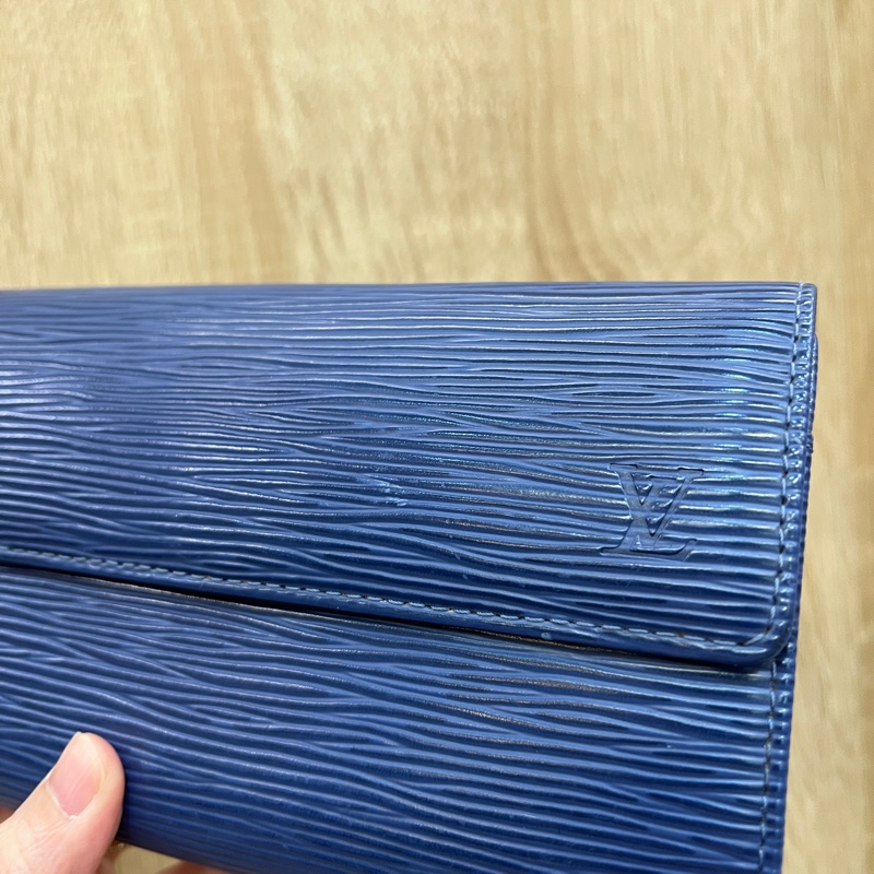 LV 藍Epi牛皮銀釦下蓋6卡長夾M6359G-1