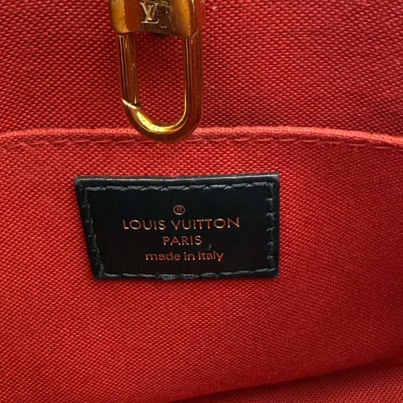 超熱門 Louis Vuitton ONETHEGO BB 字母logo叢林袋(可手提/斜揹)-5