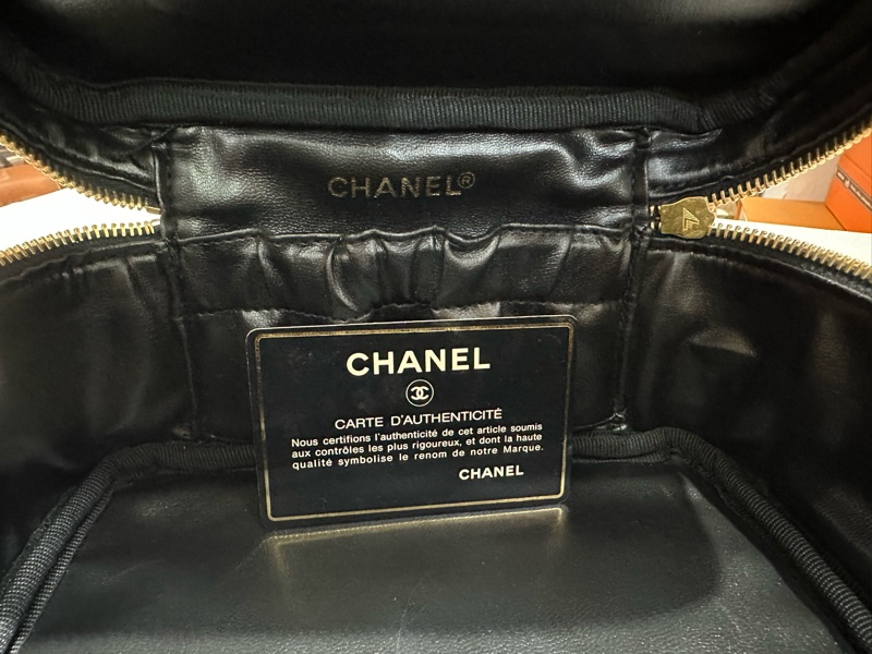 Chanel Vintage Vanity Case-6
