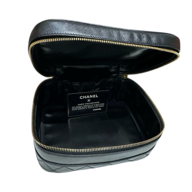 Chanel Vintage Vanity Case-11