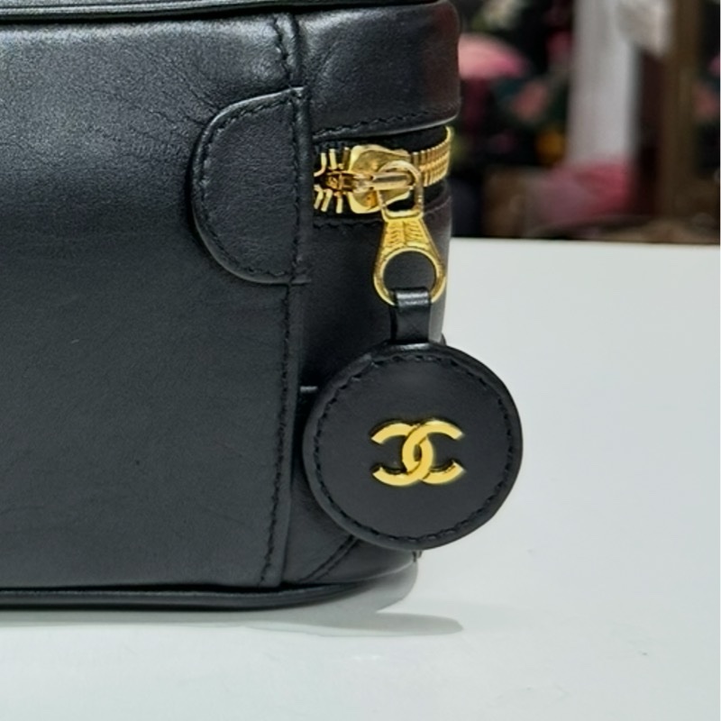 Chanel Vintage Vanity Case-12