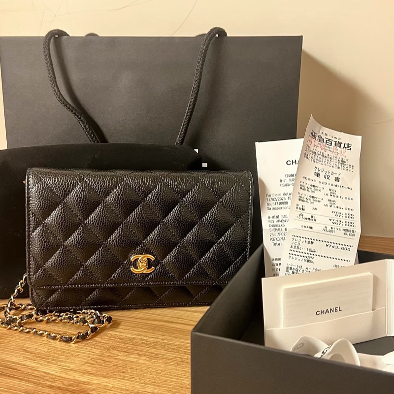 Chanel woc 2025旋轉扣 經典黑金-2