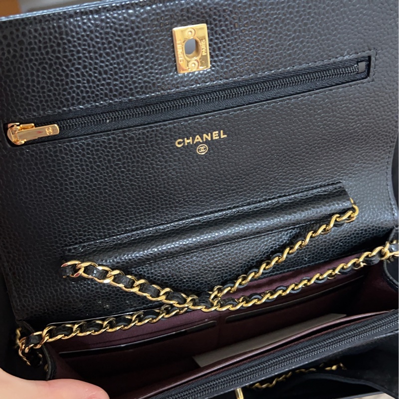 Chanel woc 2025旋轉扣 經典黑金-6