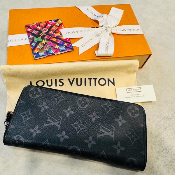 LV 黑灰原花直式拉鏈長夾M62295-13