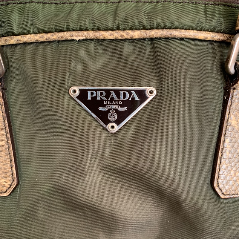 🉑議 保證正品Prada綠色尼龍拼接蛇皮保齡球包 腋下包y2k 稀有包包 手提包 手拿包-7