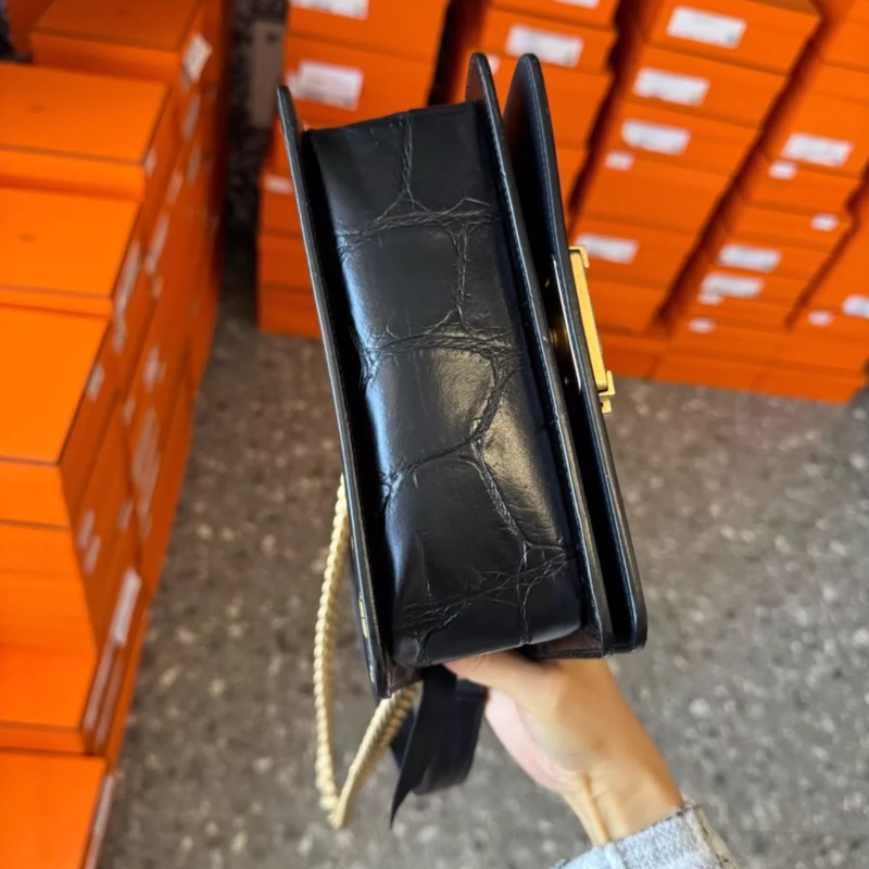 Chanel leboy小號 絕版埃及塗鴉系列-1