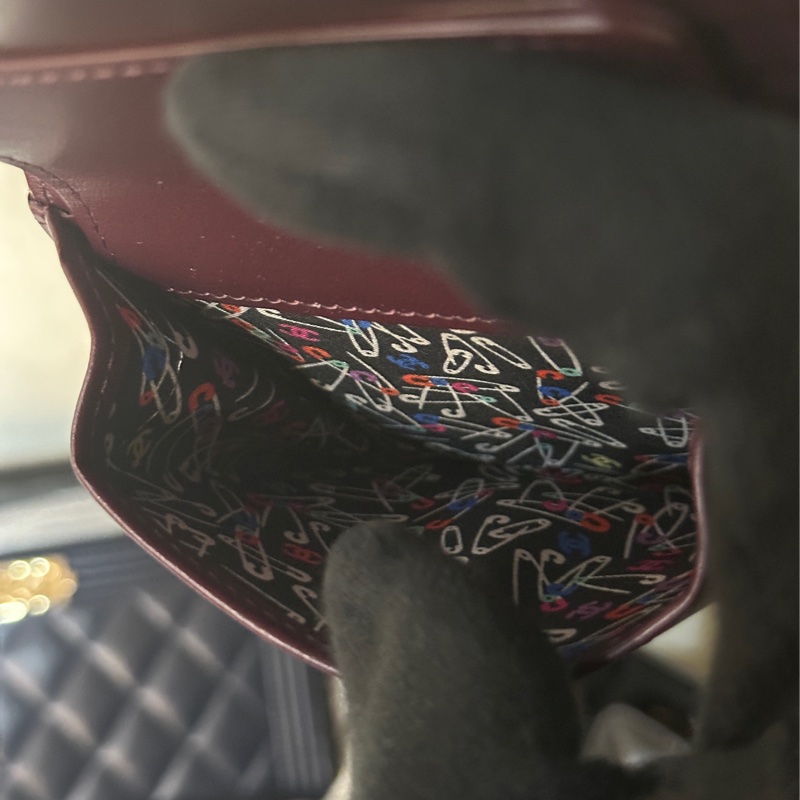 #近新閒置 #全配🉑送禮 香奈兒荔枝皮酒紅對開短夾🈶零錢袋/鈔票層-9