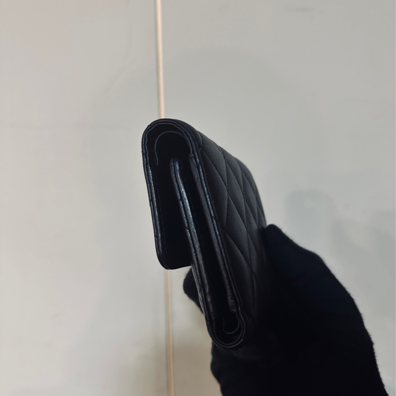 #近新閒置 #全配🉑送禮 香奈兒黑金牛皮對開短夾🈶零件袋/鈔票層-2