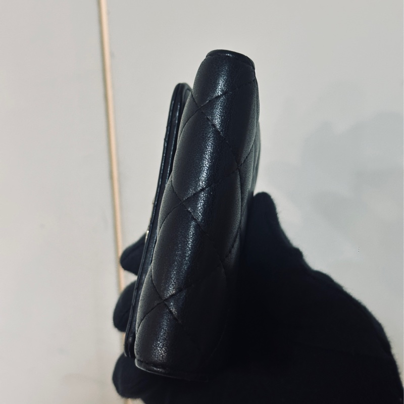 #近新閒置 #全配🉑送禮 香奈兒黑金牛皮對開短夾🈶零件袋/鈔票層-4