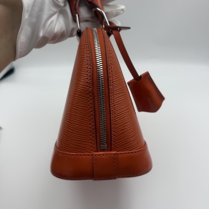 LOUIS VUITTON路易威登 Alma 貝殼BB Epi水波纹 斜背包 手提包-5