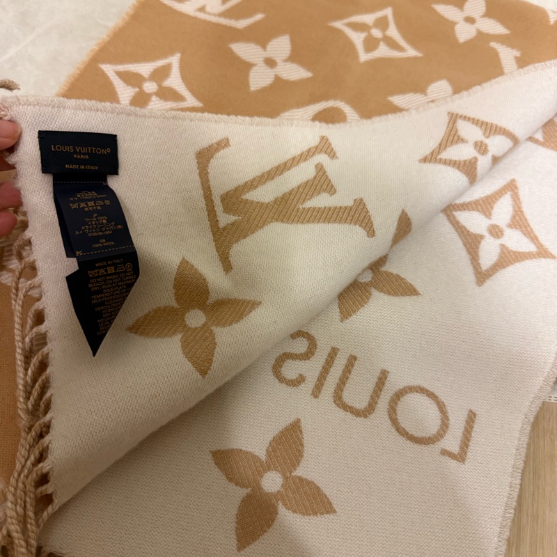 LV 羊毛圍巾 奶茶色-1