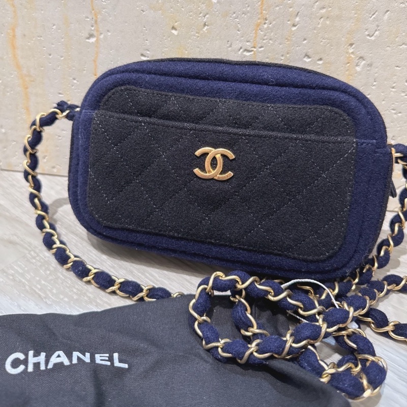 CHANEL 深藍色相機鏈條包 26開-1