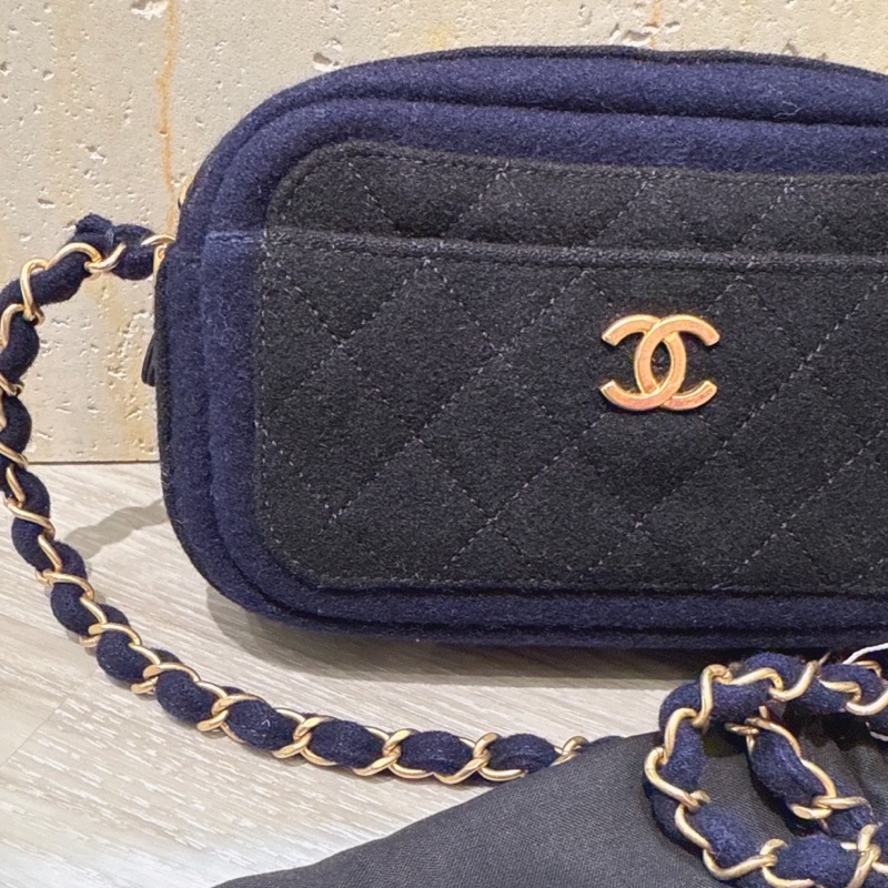 CHANEL 深藍色相機鏈條包 26開-3