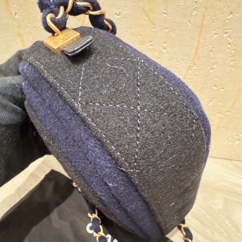 CHANEL 深藍色相機鏈條包 26開-7