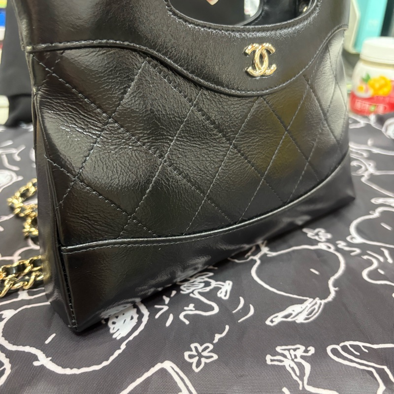 CHANEL 香奈兒 31 Nano bag(黑/金-亮面小牛皮/金黑雙色鏈帶)-1