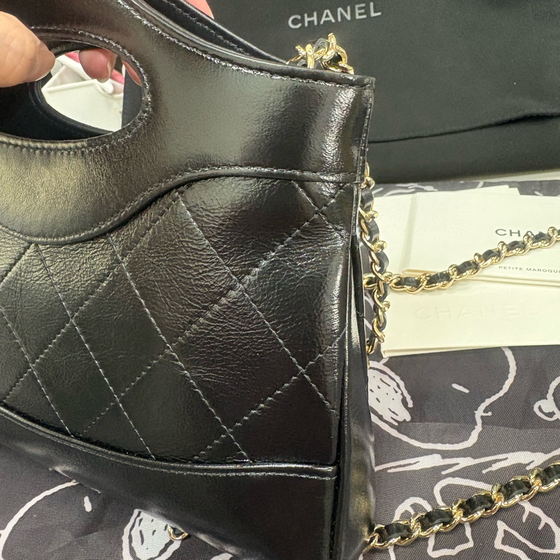 CHANEL 香奈兒 31 Nano bag(黑/金-亮面小牛皮/金黑雙色鏈帶)-14