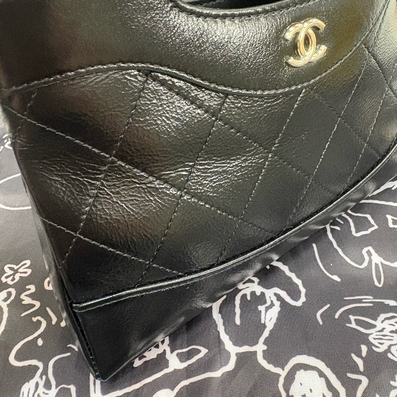 CHANEL 香奈兒 31 Nano bag(黑/金-亮面小牛皮/金黑雙色鏈帶)-17