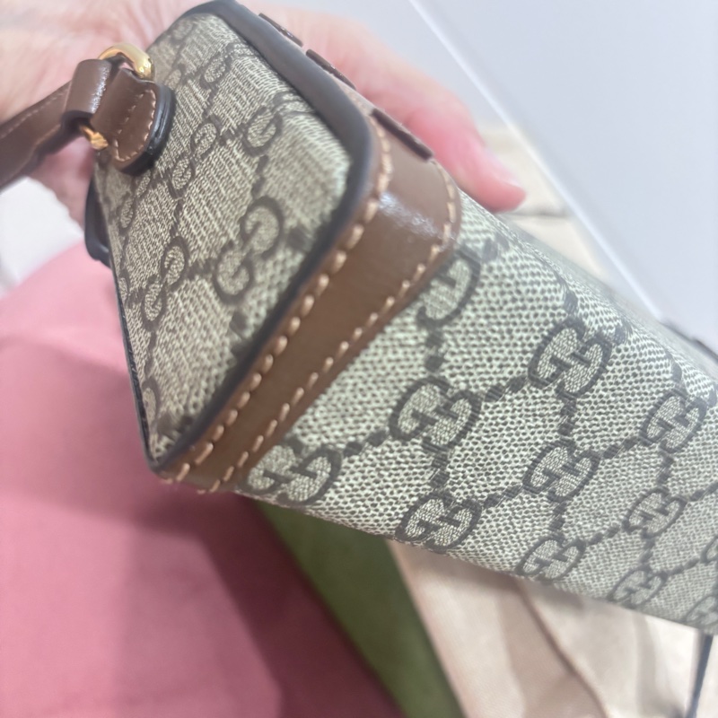 GUCCI 馬銜釦 小盒子斜背包-2