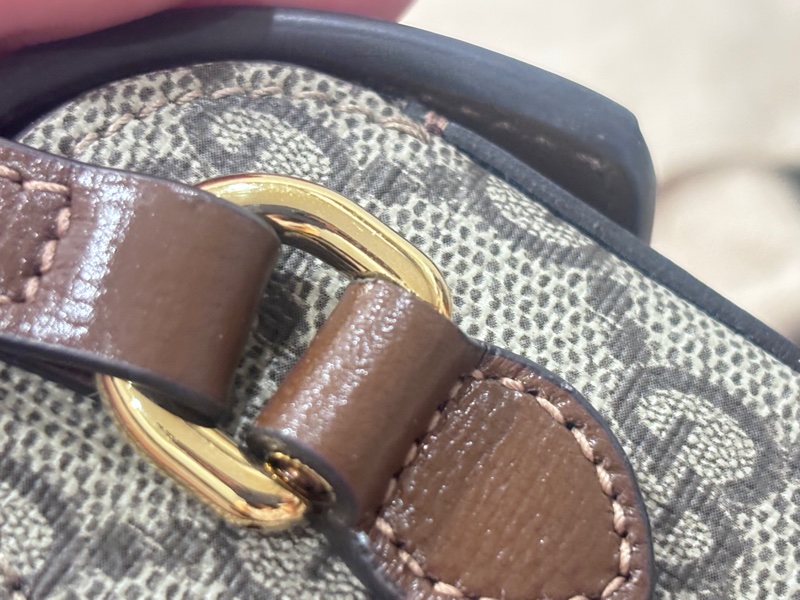 GUCCI 馬銜釦 小盒子斜背包-3