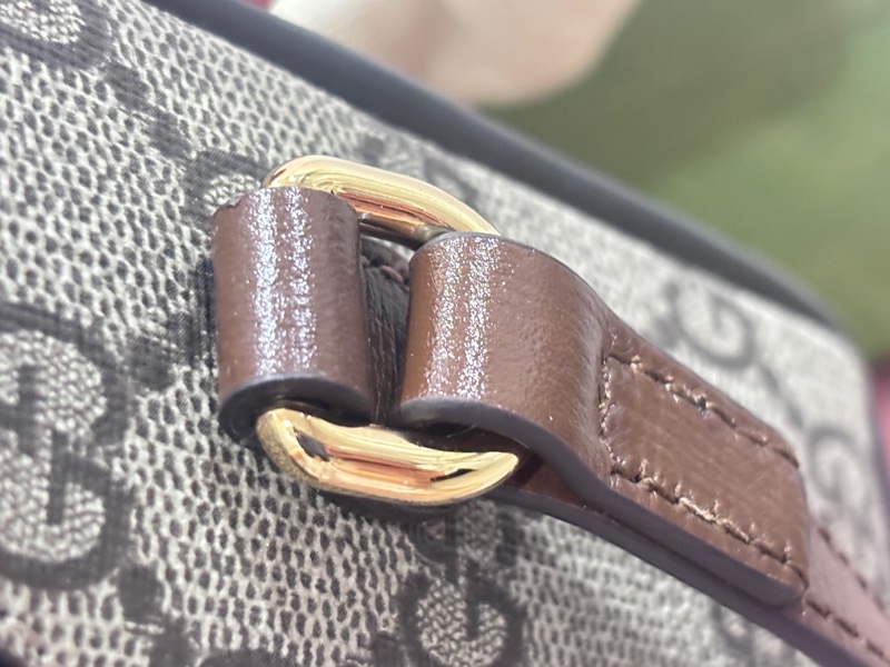 GUCCI 馬銜釦 小盒子斜背包-4