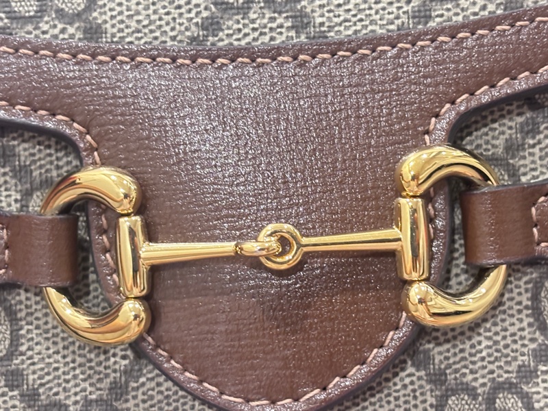 GUCCI 馬銜釦 小盒子斜背包-9