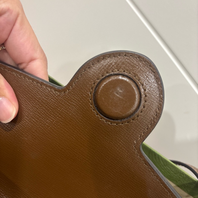 GUCCI 馬銜釦 小盒子斜背包-10