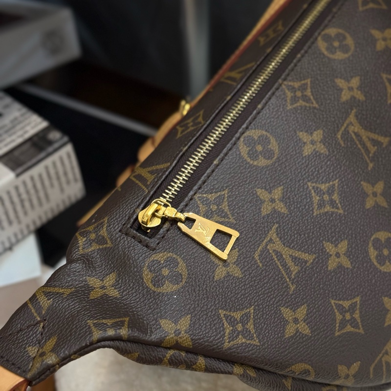 (台灣購證🇹🇼全配)LV Bumbag 老花胸腰包✨絕版品-11