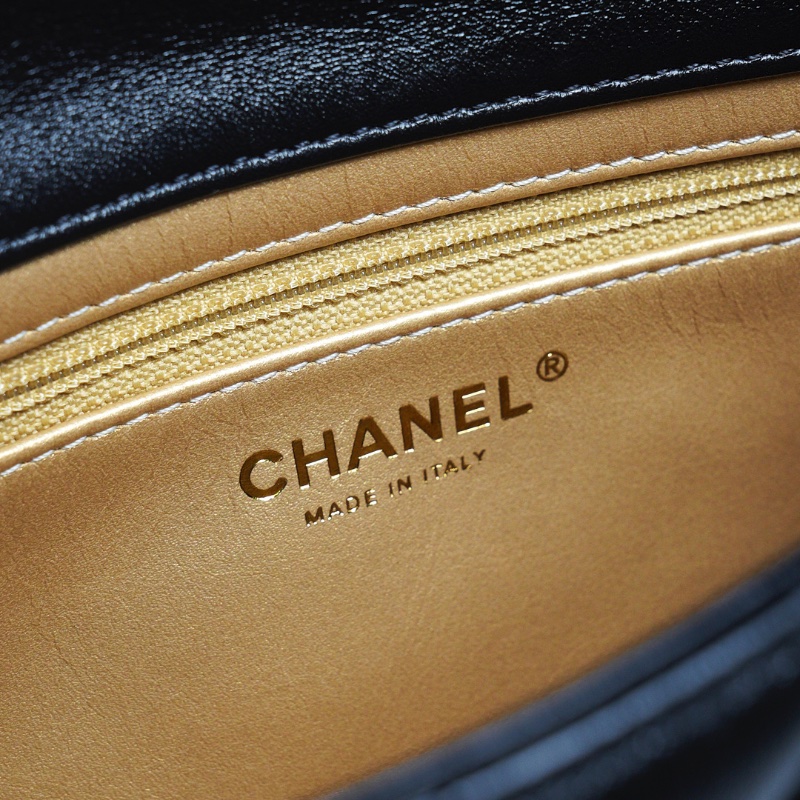 Chanel 粗鍊雙c斜背包 CF24-9